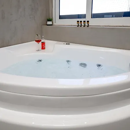 Anele Luxury - Roof Jacuzzi Appartamento La Canea